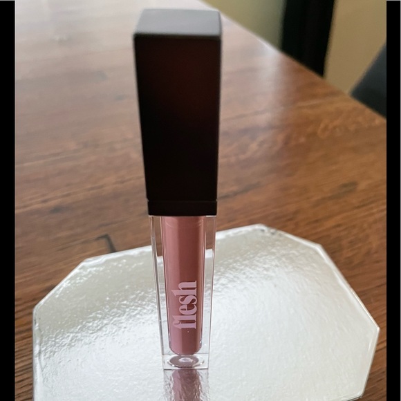 NWT Proud Flesh Matte Liquid Lipcolor in Slouch💄 💋 - Picture 2 of 2